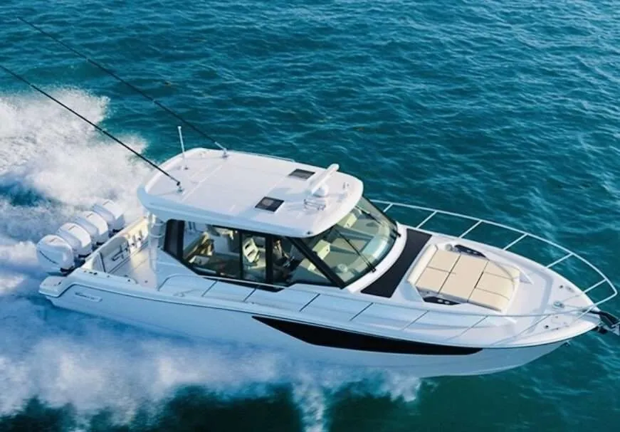 Boston Whaler Conquest